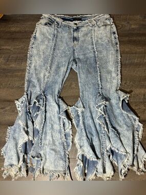 Women’s Plus Size Fabulous Faded Unique Big Bell Bottom
Ruffle Ripped Jeans